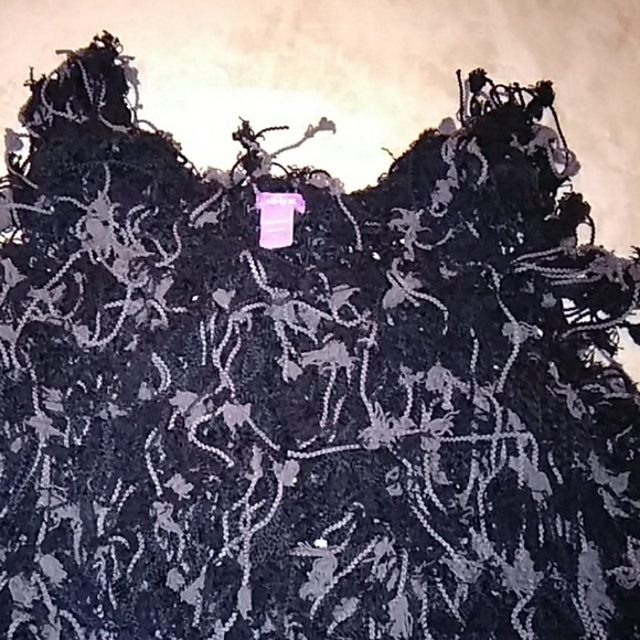 Vest - Picture 3 of 4